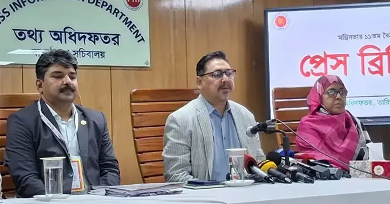 সংবাদ সম্মেলনে মন্ত্রিপরিষদ সচিব ড. নাসিমুল গনি